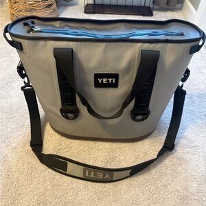 Yeti Hopper 30
